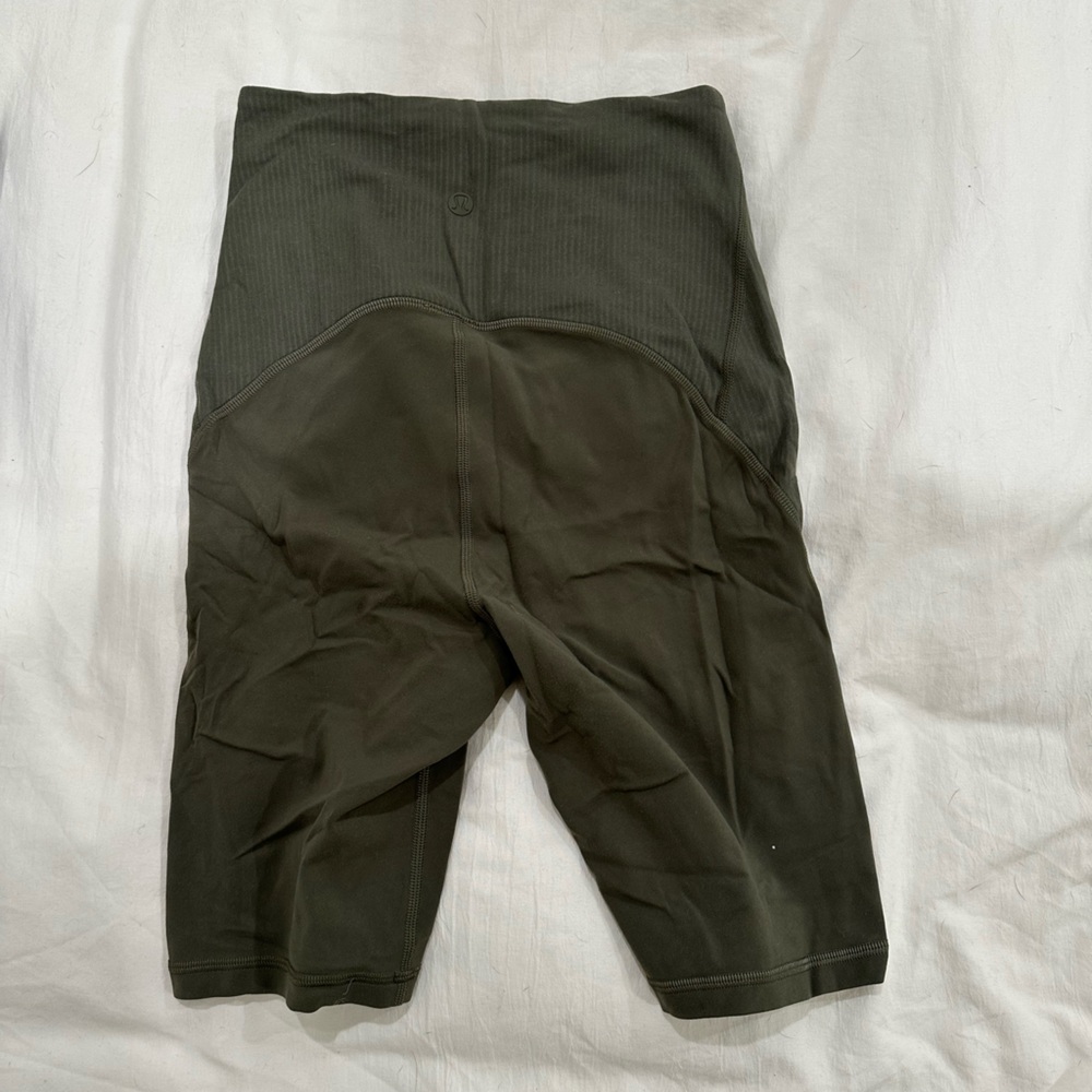 Lululemon bike shorts size 2